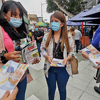 Con difusión en Paseo 21 de Mayo llaman a postular al programa Familias de Acogida