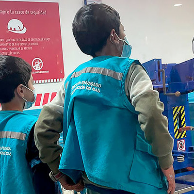 Niños y niñas de residencias familiares de la Región Metropolitana visitan KidZania
