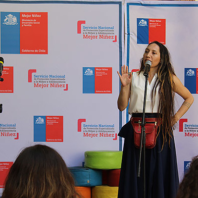 Conmemoración del Día de la Mujer releva compromiso del Servicio con niños, niñas y adolescentes
