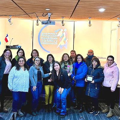 Entregan reconocimiento a 20 familias de acogida de la región de Los Ríos