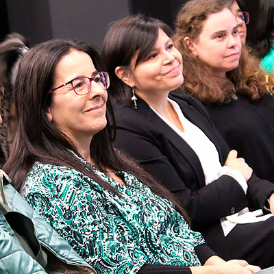 Académicas, estudiantes y funcionarias públicas participaron en Primer Panel sobre Adopción y Género organizado por la Facultad de Filosofía y Humanidades de la UACh y el Ministerio de la Mujer y Equidad de Género en Los Ríos