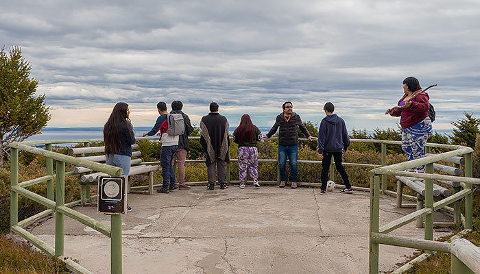 Adolescentes de la red disfrutan de los senderos de la Patagonia