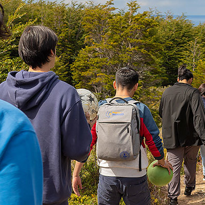 Adolescentes de la red disfrutan de los senderos de la Patagonia