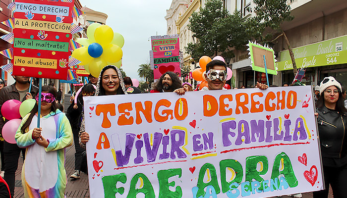 Con multitudinario pasacalle celebraron el Día de la Niñez en La Serena