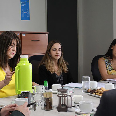 Cónsul General de Colombia en Chile y Servicio Especializado establecen acuerdo