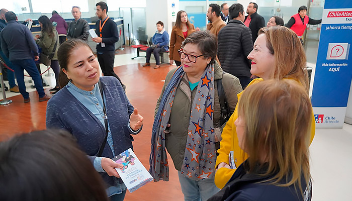 Programa familias de acogida será difundido en pantallas de chile atiende de Biobío