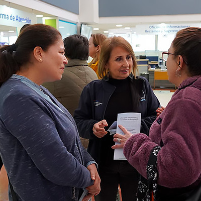 Programa familias de acogida será difundido en pantallas de chile atiende de Biobío