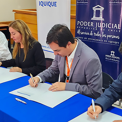 Tarapacá: Firman convenio para brindar protección a niños y niñas susceptibles de adopción
