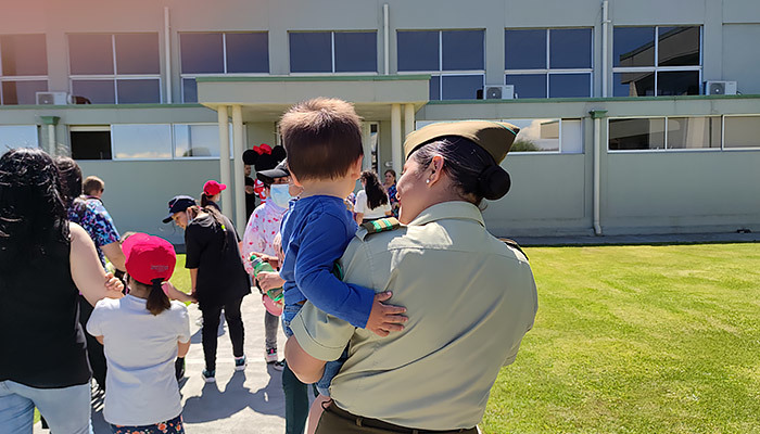 Suboficiales celebraron Navidad con niñas y niños de Biobío