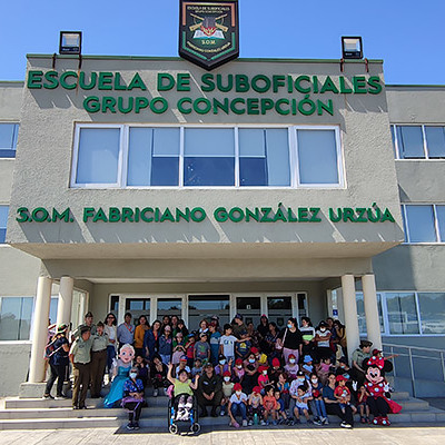 Suboficiales celebraron Navidad con niñas y niños de Biobío