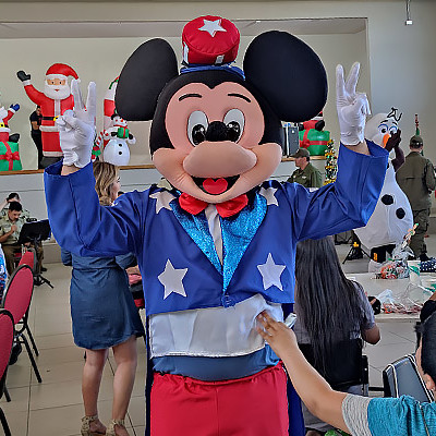 Suboficiales celebraron Navidad con niñas y niños de Biobío