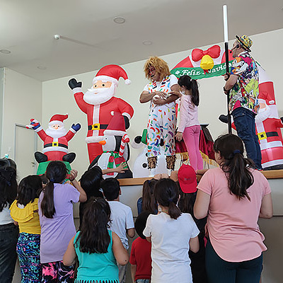 Suboficiales celebraron Navidad con niñas y niños de Biobío
